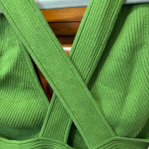 Banana Republic Vibrant Green Pullover - Picture 6 of 6